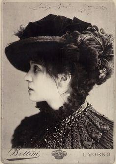 #J303 The Dolls House of Eleanora Duse