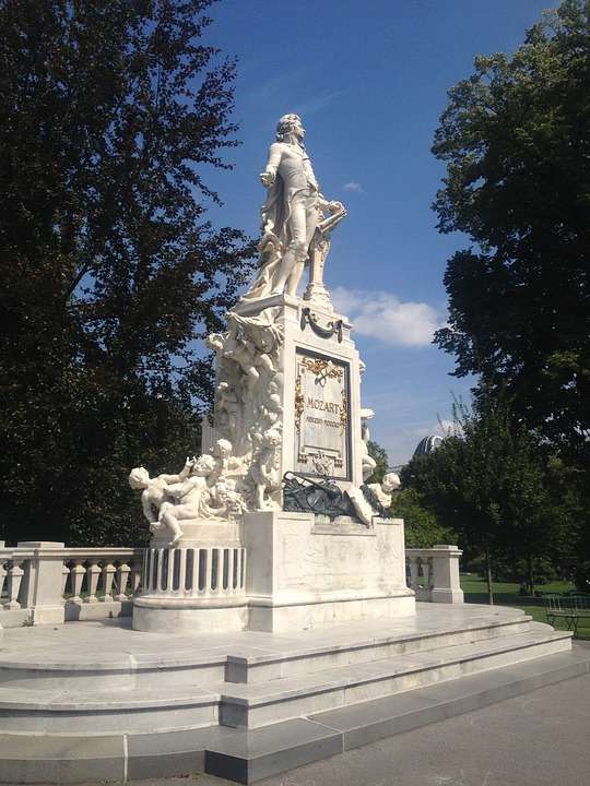 Mozat statue in Vienna