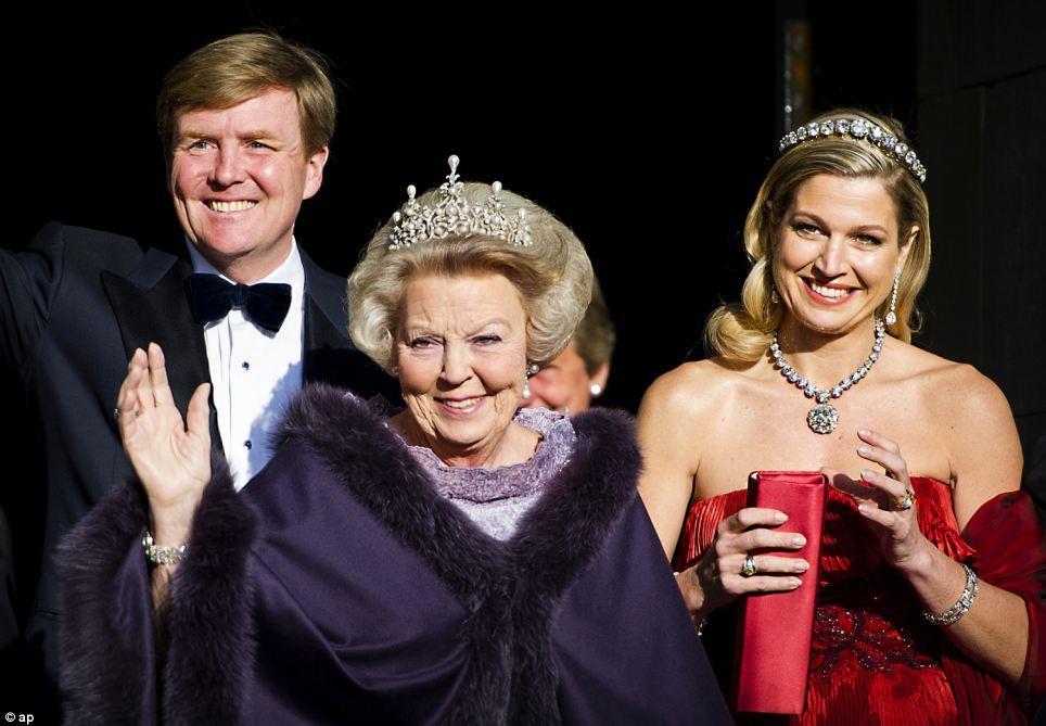 queen beatrix and family