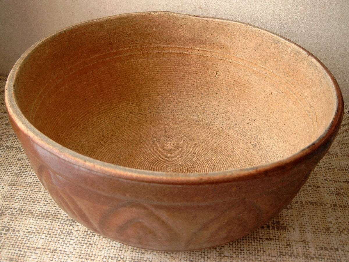 image of an empty bowl